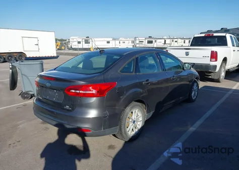 2016 Ford Focus Se z USA, uszkodzony, nr VIN 1FADP3F24GL324557